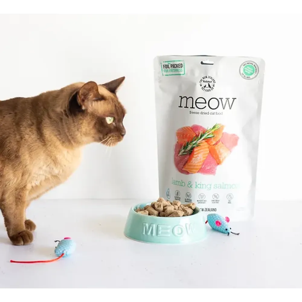 Online New Zealand Pet Food Meow Freeze Dried Bites Lamb & Salmon Treats Crunchy, Soft, Lickable, Etc.